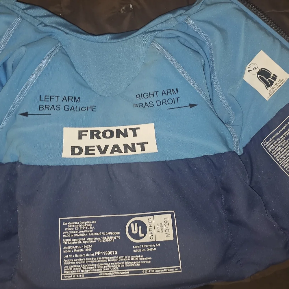Life jacket - Picture 6 of 6